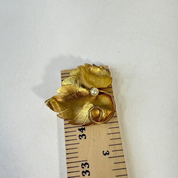 Vintage Leaf Brooch Gold-Tone Faux Pearl Statement Retro - Picture 3 of 10